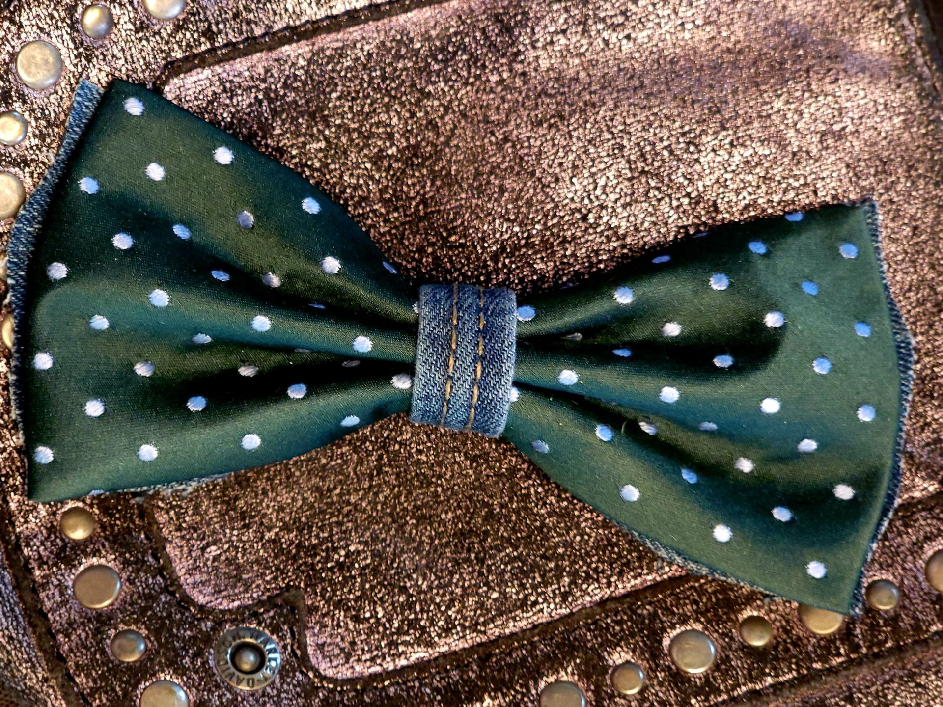 The Evergreen Bowtie by HipBows