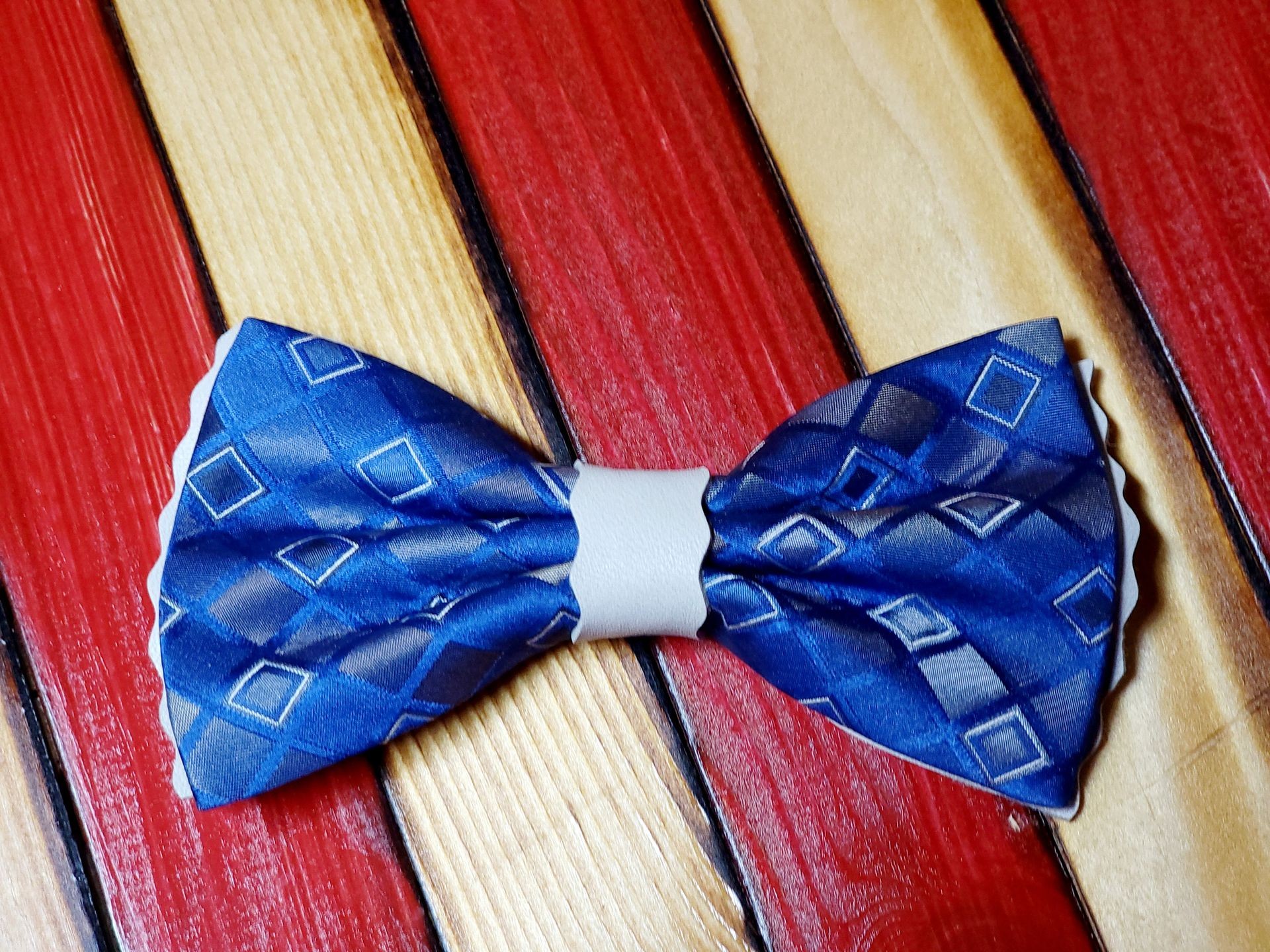 The Cecil Bow Tie by HipBows